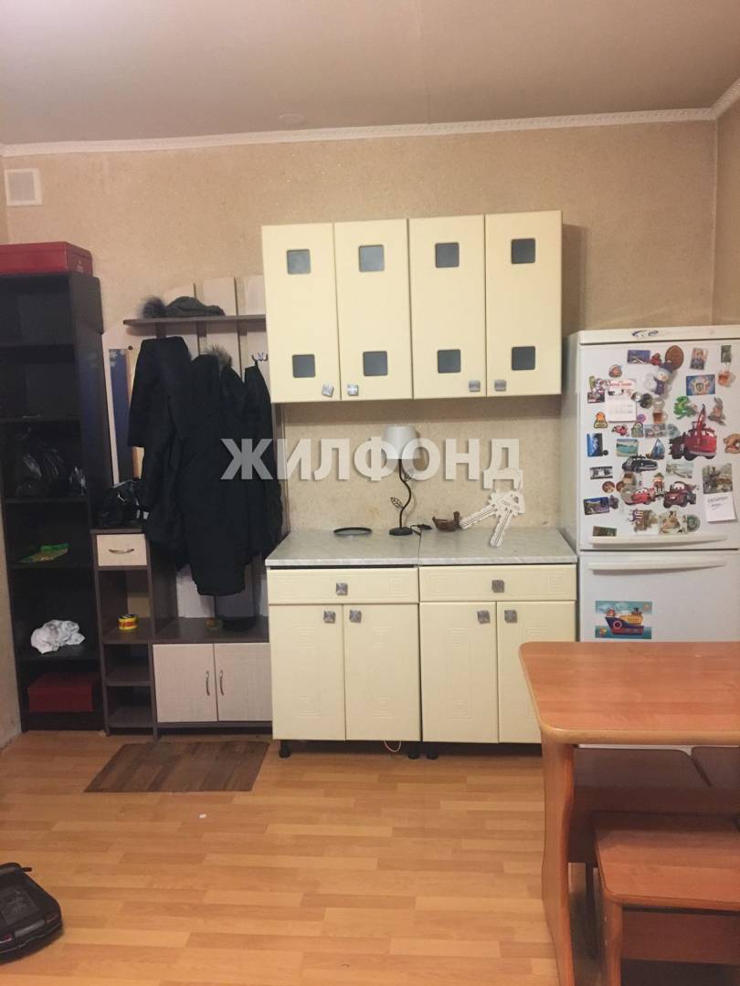 Комната Богдана Хмельницкого, д.107/1 Калининский район, 7 этаж, площадь 29  кв.м стоимость 1950 тыс.руб Чистая продажа (вариант №928846)