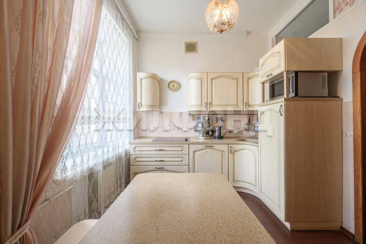 Красный проспект, 62, 3-к квартира