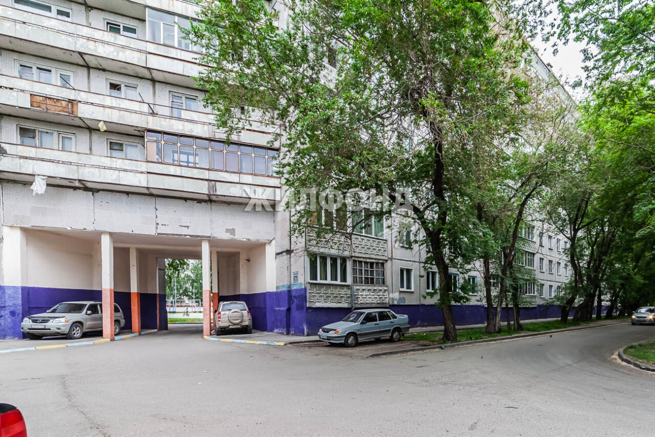 Толбухина 4. Магазин в гараже. Толбухина 4 новосибирск. Толбухина 4. Толбухина 4 новосибирск.