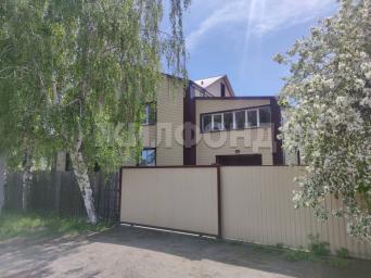 Есенина, 8