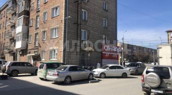 Дзержинского проспект, Торговые