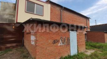 Есенина, Торговые